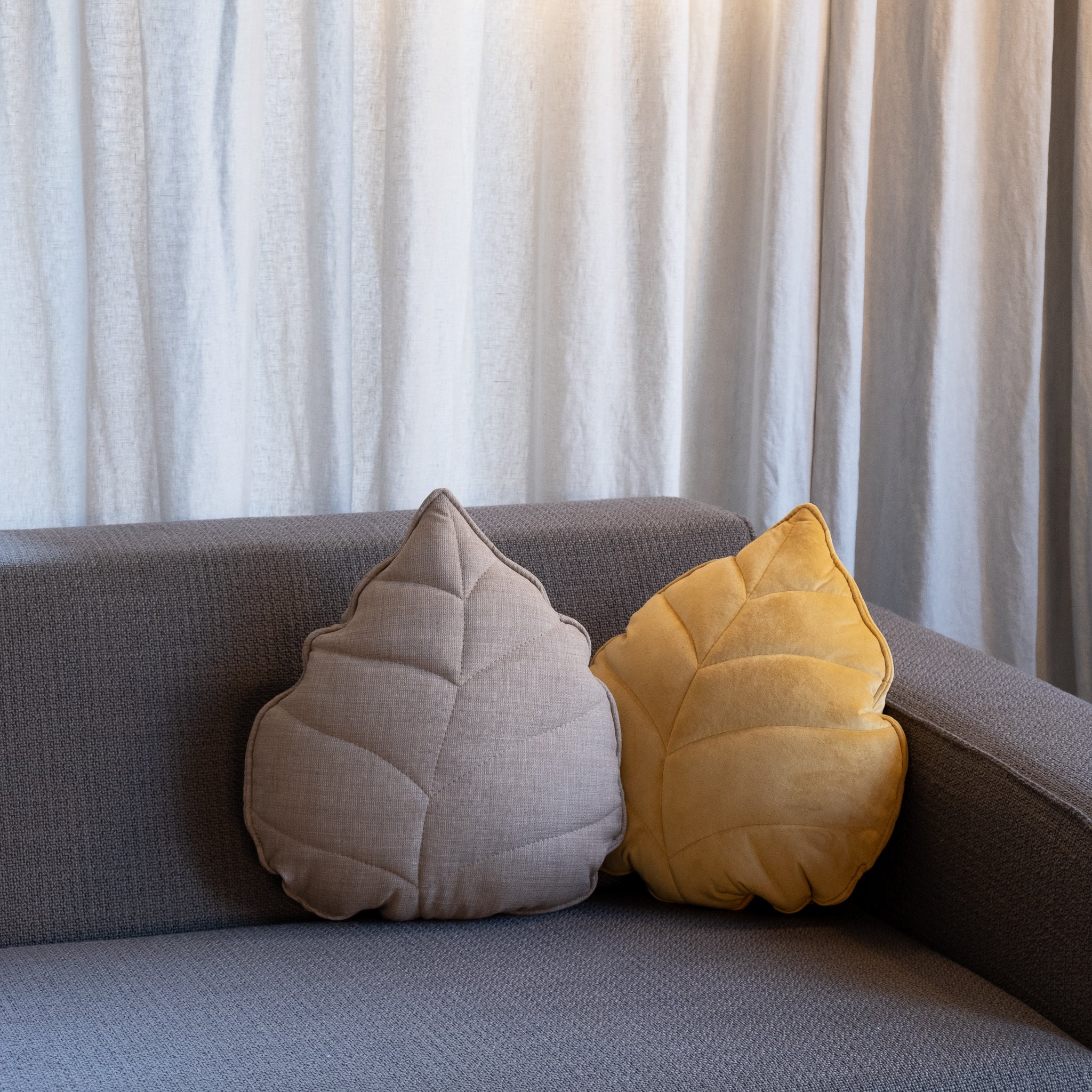 PillowLeaf - Sierkussen Mellow Yellow Velvet