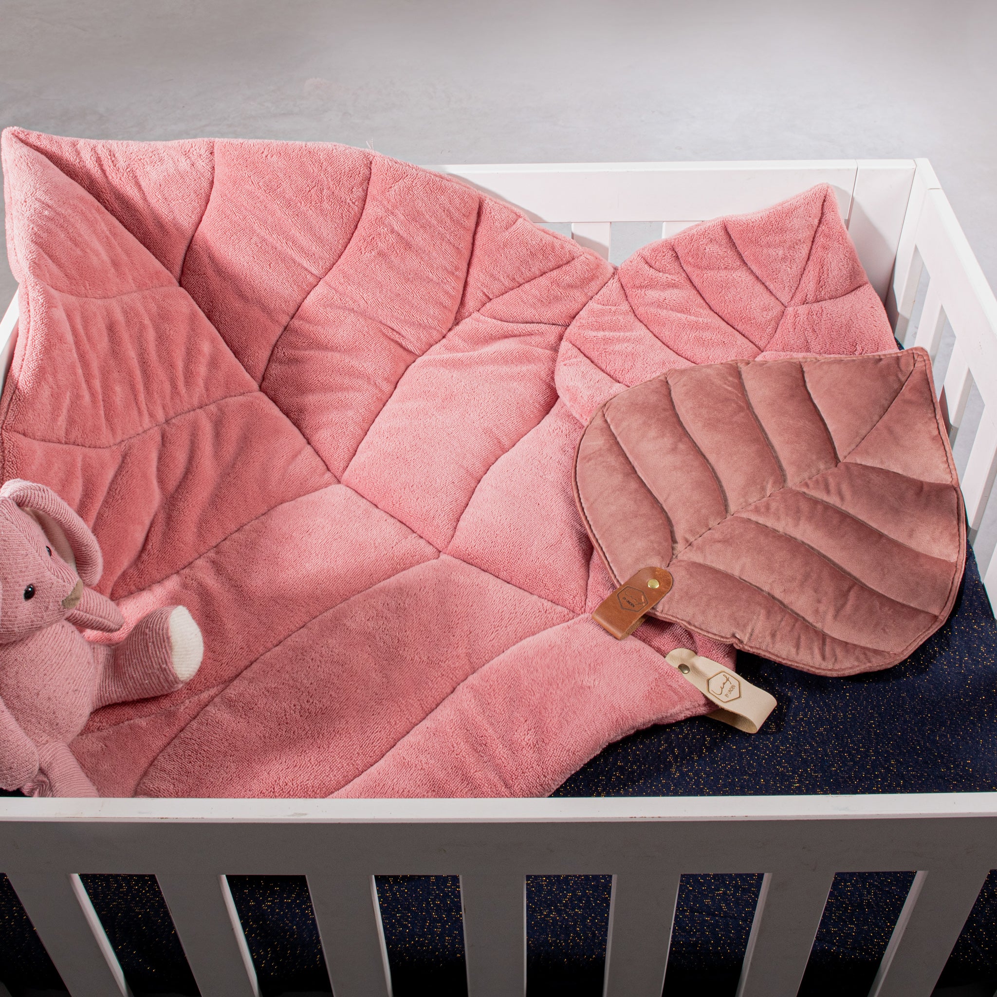 boxkussen minileaf roze bamboe stof leafbylinden