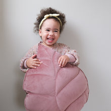 Afbeelding in Gallery-weergave laden, PillowLeaf - Tender Pink Velvet
