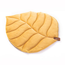 Afbeelding in Gallery-weergave laden, bladvormig speelkleed van leafbylinden geel velvet
