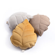 Afbeelding in Gallery-weergave laden, PillowLeaf - Mellow Yellow Velvet
