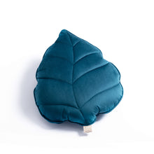 Afbeelding in Gallery-weergave laden, PillowLeaf - Intense Blue Velvet
