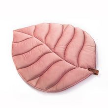 Afbeelding in Gallery-weergave laden, bladvormig speelkleed roze velvet
